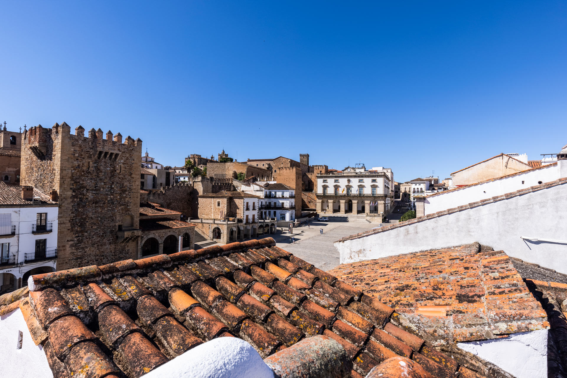 Vistas a la Plaza Mayor de Cáceres desde los apartamentos turísticos El Patio